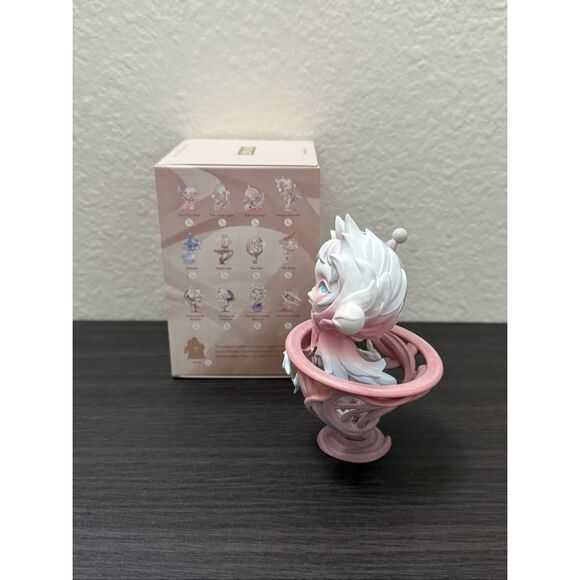 POP MART Skullpanda The Paradox Series Figure - Flying High - Picture 3 of 4